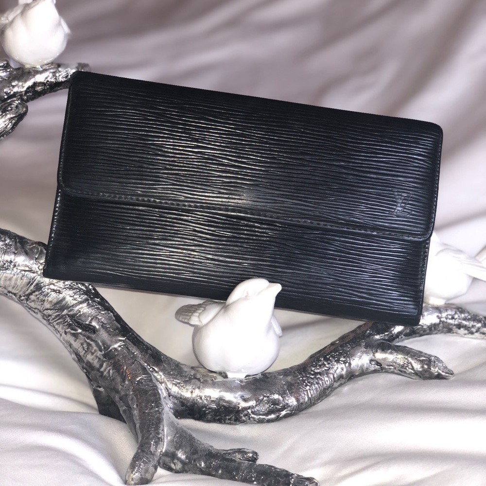 Louis Vuitton Black Epi Tresor Wallet